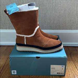 TOMS Makenna Water Resistant Cinnamon Suede Size 9